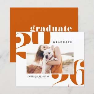 Papier Orange 2025 Bold Typographie Graduation Invitation