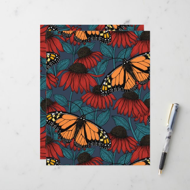 Papier Papillon monarque sur des fleurs rouges (Devant/Arrière en situation)