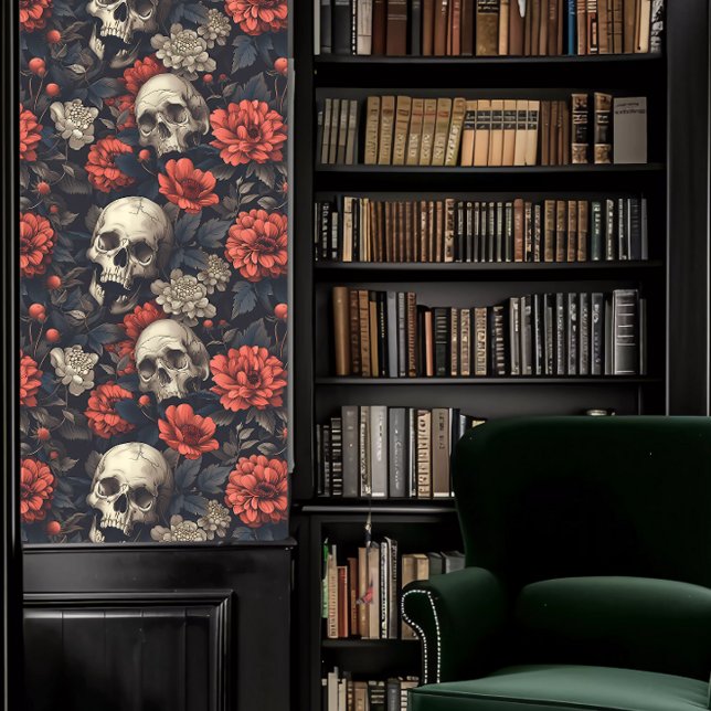Papier Peint Crânes académiques foncées avec fleurs bordeaux (Dark Academia Skulls with Burgundy Flowers Wallpaper in a library.)