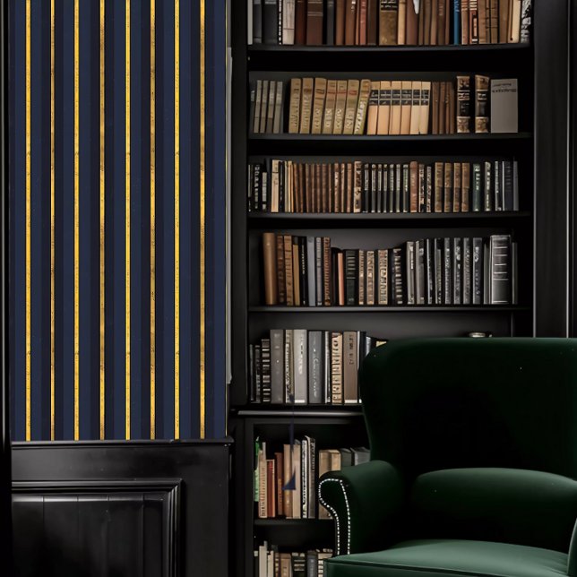 Papier Peint Dark Academia Alternatives Blues et Gold Stripes (Dark Academia Alternating Blues and Gold Stripes Wallpaper in a library.)