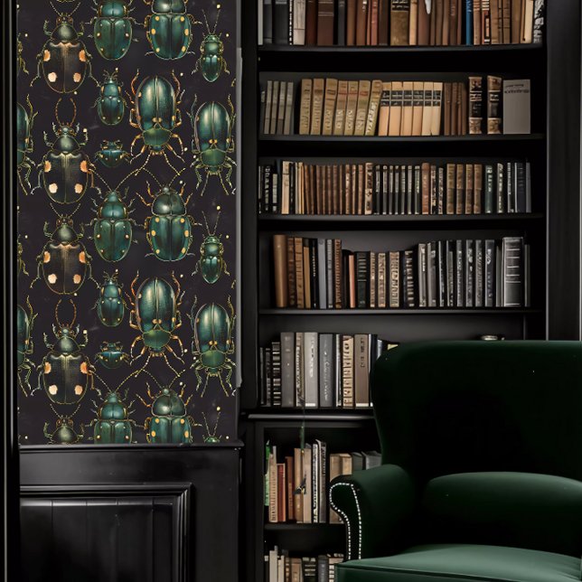 Papier Peint Dark Academia Gros coléoptères verts (Dark Academia Large Green Beetles Wallpaper in a library.)