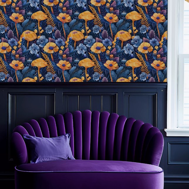 Papier Peint Fairycore Floral bleu et jaune (Fairycore Blue and Yellow Floral Wallpaper above a purple scalloped sofa.)