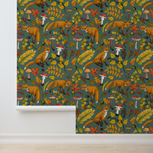 Papier Peint Renard d'automne sur pin vert