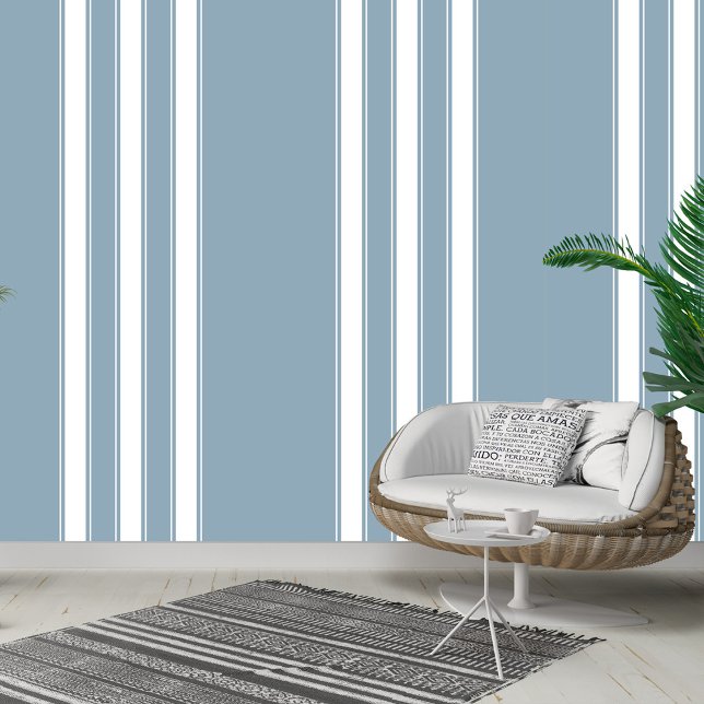 Papier Peint Stripes sereines : Peel et bâton bleu et blanc Dus (Serene Stripes: Dusty Blue & White Peel and Stick Wallpaper)