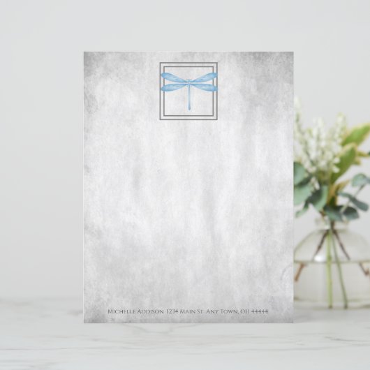 Papier personnalisé à libellules bleues (Debout devant)