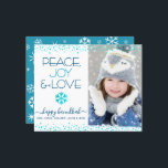 Papier Photo Budget Hanoukka Peace Love Snowflake Card<br><div class="desc">"Paix, joie et amour." Une illustration amusante, ludique, bleu turquoise faux flocon de neige, des points de confettis, et une typographie moderne turquoise et bleu marine sur un arrière - plan blanc propre, avec la photo personnalisée de votre choix, vous aider à ouvrir la saison Hanoukka. Un motif de flocon...</div>