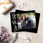 Papier Photo du budget H MOD Chic 5 Enregistrer la date<br><div class="desc">** LE PAPIER SATIN EST PAPIER MINCE. METTEZ À NIVEAU LE PAPIER POUR UN PAPIER PLUS ÉPAISSE. A UNE OPTION POUR ENVELOPPES. *** Économisez de l'argent sur les invitations avec cette petite invitation qui a une option pour les enveloppes. Préparez vos invités pour le mariage extraordinaire avec votre Photo H...</div>