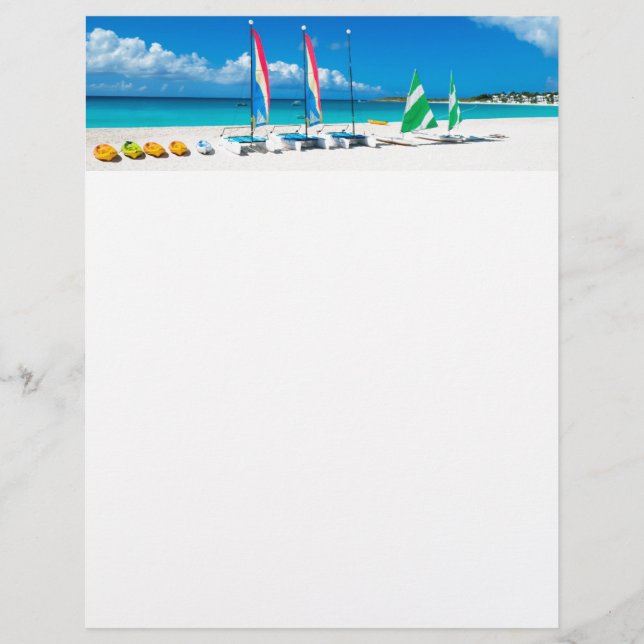 Papier Plage du Resort avec bateaux sur elle (Devant)