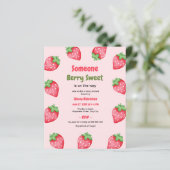 Papier Quelqu'un Berry Sweet Strawberry Baby shower Invit (Debout devant)