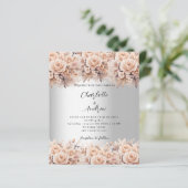 Papier Rose argent or floral élégante invitation mariage (Debout devant)