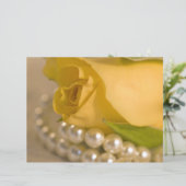 Papier Rose et perles jaunes (Debout devant)