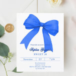 Papier Royal blue white bow SWEET 16 invitation<br><div class="desc">Un arrière - plan blanc,  décoré d'un grand arc bleu royal. Personnalisez et ajoutez un nom et des détails du parti. 1 feuille = 1 invite imprimé bord à bord.</div>