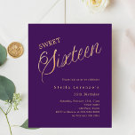 Papier Script or violet élégant Sweet 16 invitation<br><div class="desc">Une invitation Sweet 16 moderne. Un arrière - plan violet et le mot Seize écrit avec de grandes lettres. Personnalisez et ajoutez un nom et des détails du parti. 1 feuille = 1 invite imprimé bord à bord.</div>