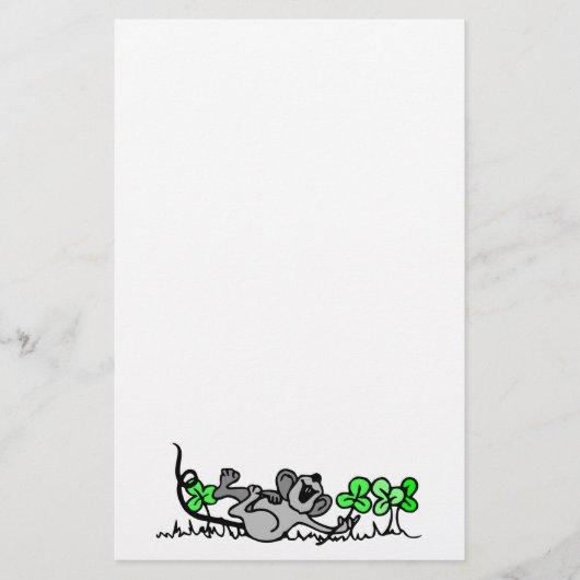 Papier Souris Jouant En Shamrock (Devant)