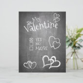 Papier Soyez ma Saint-Valentin sur un tableau noir (Debout devant)