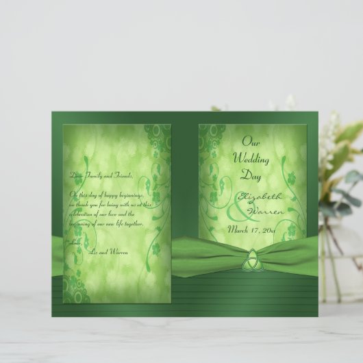 Papier St. Patrick's Day Celtic Love Knot Wedding Program (Debout devant)