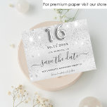 Papier Sweet 16 argent parties scintillant métal enregist<br><div class="desc">Une fille et tendance Enregistrer la carte Date pour une Sweet 16, 16e anniversaire fête. Un arrière - plan métallique faux argent moderne décoré avec de la poussière de parties scintillant. Personnalisez et ajoutez une date et un nom/âge. Lettres de couleur grise. Le texte : Save the Date est écrit...</div>