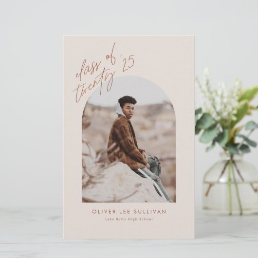 Papier Terracotta Arch 2023 Faire-part de graduation (Debout devant)