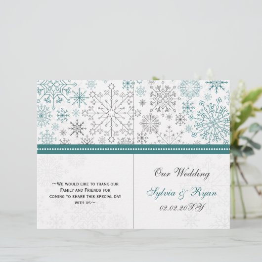 Papier Turquoise White snowflakes mariage d'hiver (Debout devant)