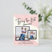 Papier Tying The Knot - Photo Engagement Party Invitation (Debout devant)