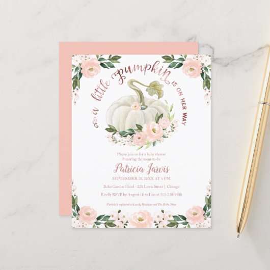 Papier Un Baby shower Budget Un Peu Citrouille Invitation (Devant/Arrière en situation)