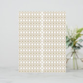 Papier un motif géométrique blanc et or (Debout devant)