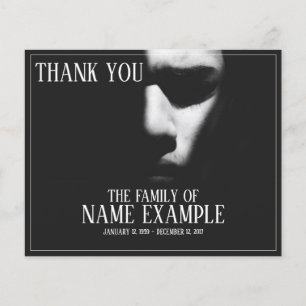 Papier Un visage endormi à mi-ombre