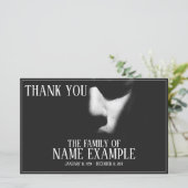 Papier Un visage endormi à mi-ombre (Debout devant)