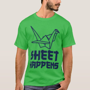 Papier vouwvel wordt gemaakt van origamiekpapier t-shirt