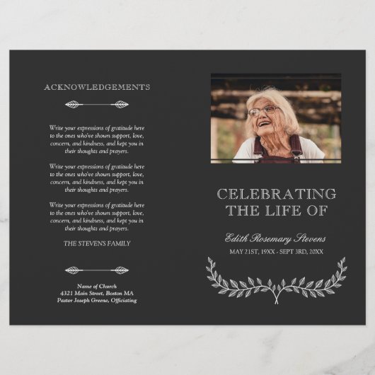 Papier White Wreath Celebration of Life Funeral Program (Devant)