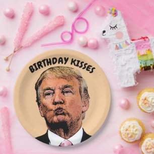 PAPIEREN BORDEN DONALD TRUMP VERJAARDAGSKUSSEN FEE BORDJE