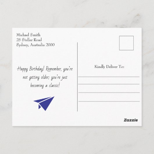 Papieren vliegtuig vliegt in Parijs, Kleurrijk, Aq Briefkaart (Achterkant)