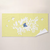 Papillon bleu branche feuillue blanche  (Serviette de bain)