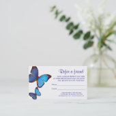 Papillon bleu fait référence aux cartes de visite  (Debout devant)