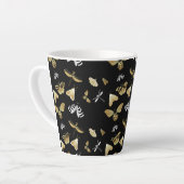 papillon de papillon de nuit motif Latte Mug (Angle gauche)
