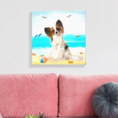Papillon Dog op strand Canvas Afdruk (Insitu (Woonkamer))