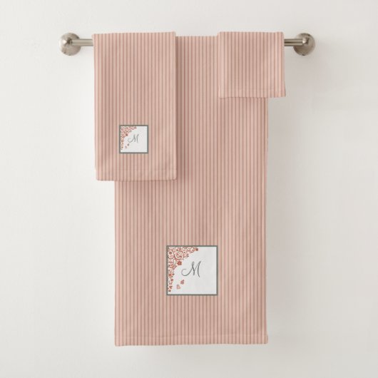 Papillon en terre cuite Dusty Peach Stripe Monogra (En situation)