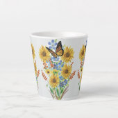 Papillon et Fleurs jaunes Latte Mug (Devant)