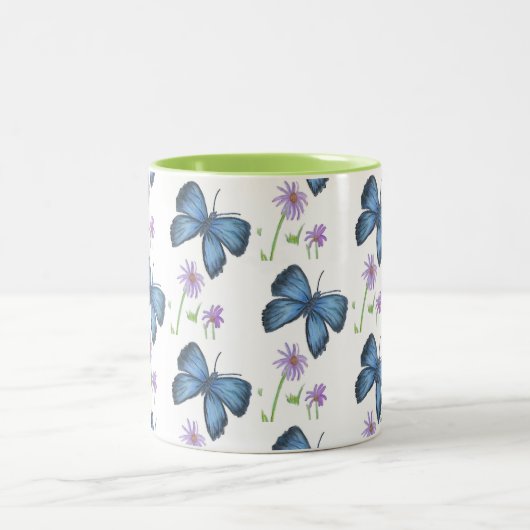 Papillon et Mug de café à fleurs (Centre)