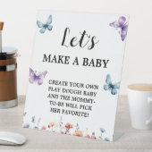 Papillon faisons un signe de jeu Baby shower bébé (In SItu)