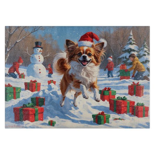 Papillon hond loopt in de sneeuw met kerst Pet Snijplank (Voorkant)