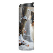 Papillon laat het sneeuwen Kerstmis Thermosbeker (Gedraaid links)