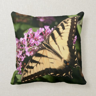 Papillon noir swallowtail oreiller