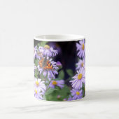 Papillon Reposé Sur Fleurs Mug (Centre)