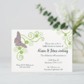 Papillon rose Fête des mariées Floral Invitation (Debout devant)