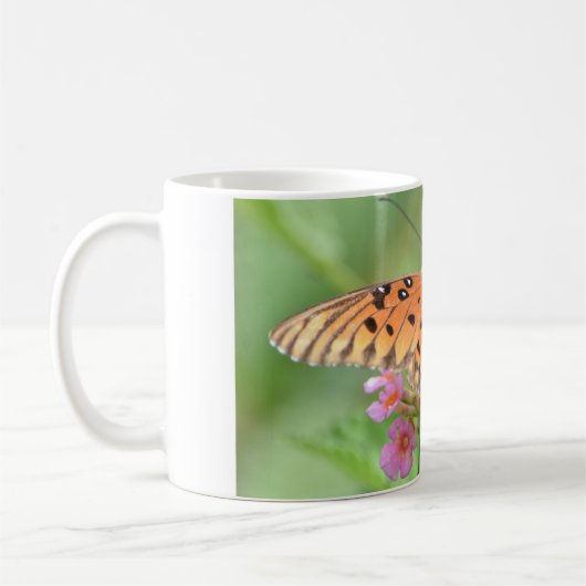 Papillon sur la tasse de café (Gauche)