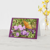Papillon sur le carte pour notes en blanc de (Fleur jaune)