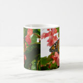 Papillon sur Mug Fleurs Rouges (Centre)