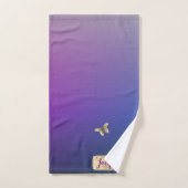 Papillons, Coeurs Roses Tour bleu rayonnant (Serviette à main)