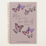 Papillons femelles w. Typographie positive - rose<br><div class="desc">Personnalisez ce planificateur avec votre nom, ou texte personnalisé. Le design féminin présente de jolis papillons et une formulation positive dans la typographie stylisée. Il a une palette de couleurs tendance, rose et gris poussiéreux. Parfait pour la maison, le travail ou l'école. Parcourez notre magasin pour trouver des modèles de...</div>